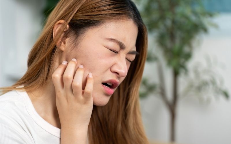 220件超の口コミが証明！バキバキしない独自の顎関節調整