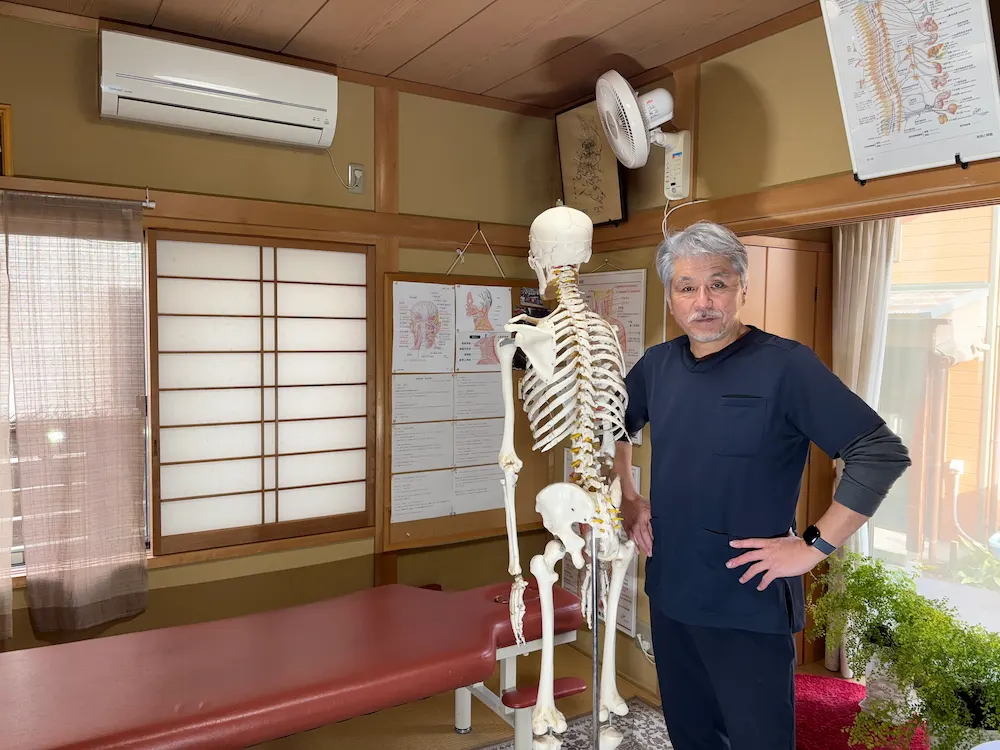 20年来の頭痛・眼精疲労に特化した専門施術。書かない症状まで見抜く骨格矯正